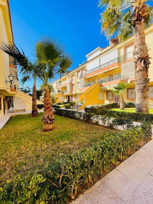 Apartamento En Torrevieja Exterior foto