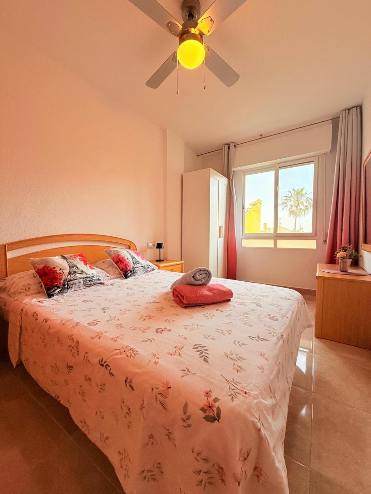 Apartamento En Torrevieja Exterior foto